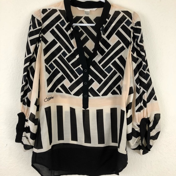 Diane Von Furstenberg Tops - DVF Tunic 🌺
